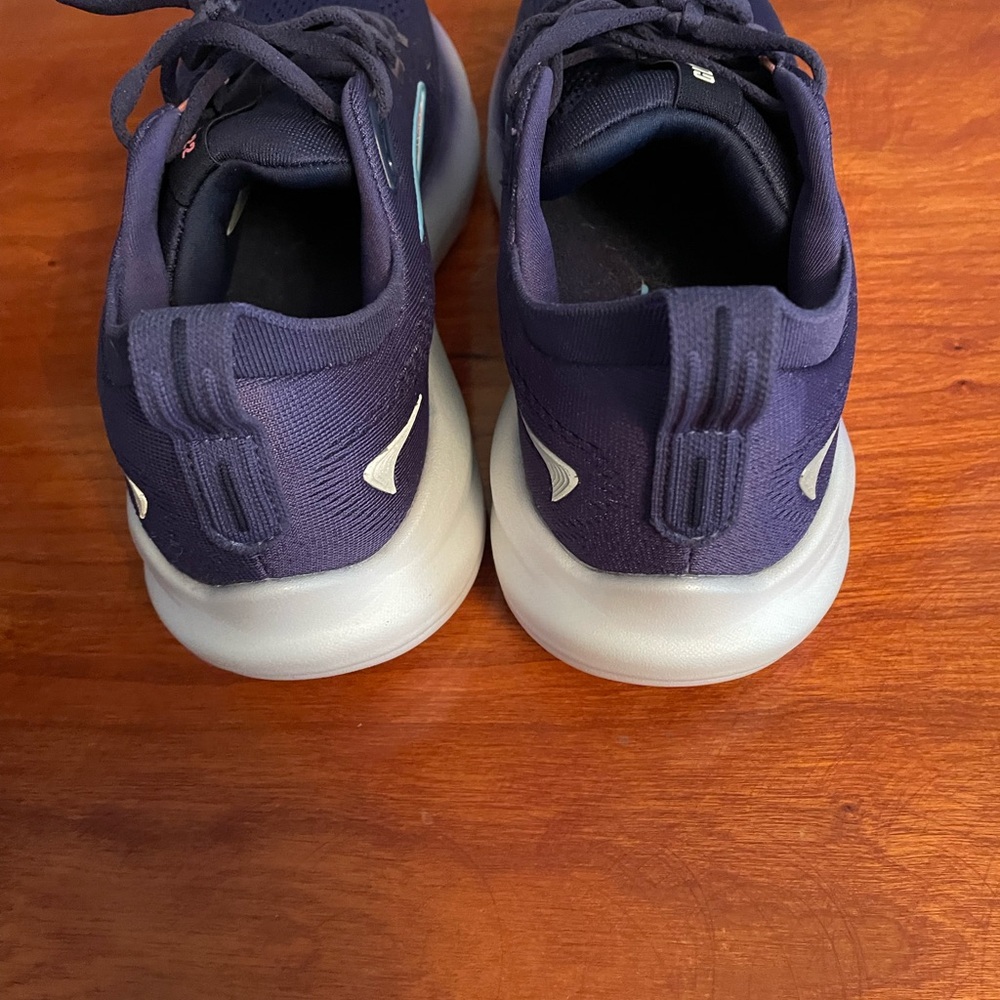 Brooks 7.5 Glycerin running shoes. - Picture 9 of 10